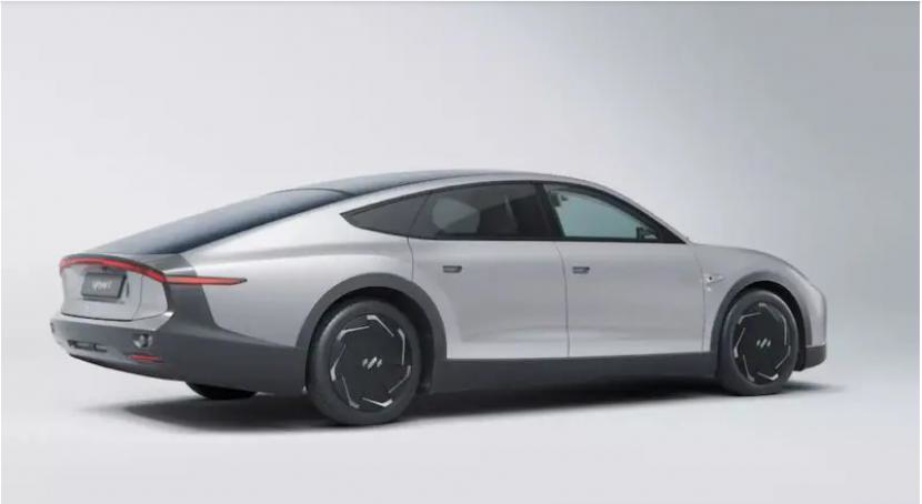 Mobil Tenaga Surya Pertama di Dunia Segera Dibuat, Bisa Isi Daya Sendiri Saat Jalan